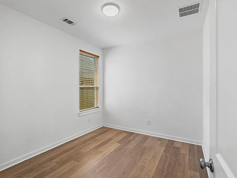 1052 Shoal Creek Trl — Photo 31