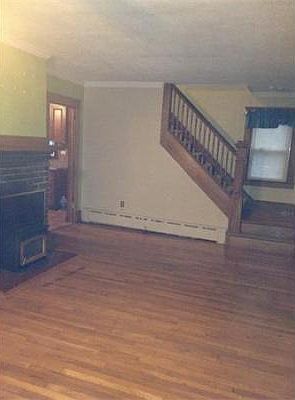 4th image of 38 Northwood St