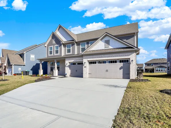 950 Edmonds Pl, Greenwood, IN 46143