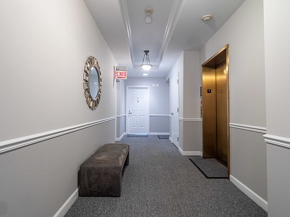 4th image of 508 W Melrose St APT 4C