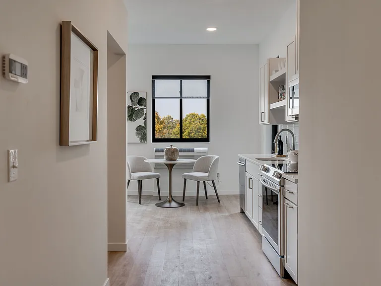 Linden Flats — Photo 11