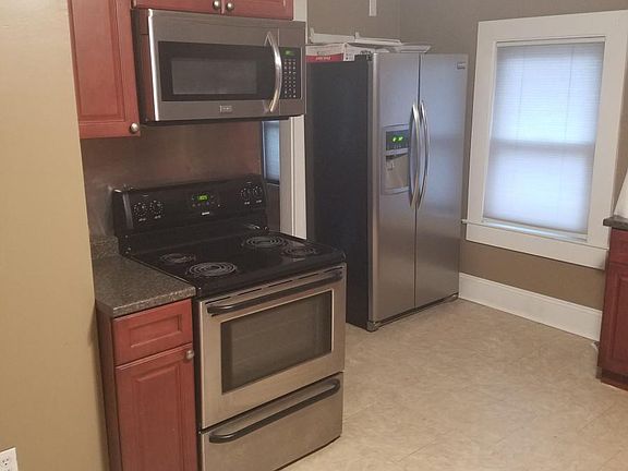 2nd image of 117 Arcadia Ave #2