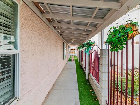3rd image of 1805 Villa Vista Way