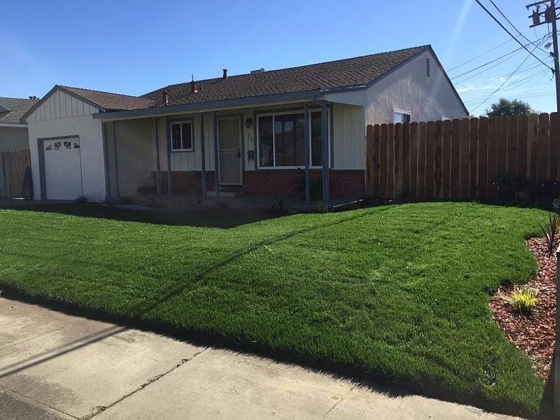 1st image of 704 Mary Ln