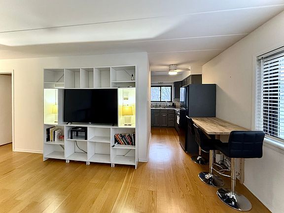 4th image of 109 S Elmwood Ave APT 30
