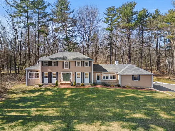 6 Landau Ln, Andover, MA 01810
