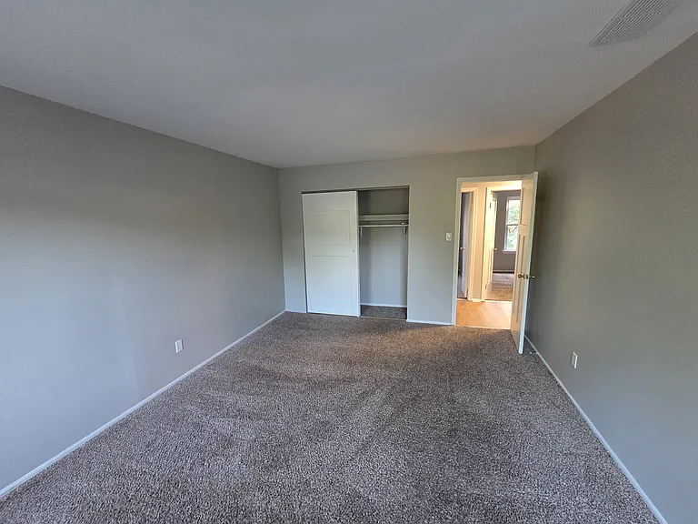 3904 Elberta Ln — Photo 13