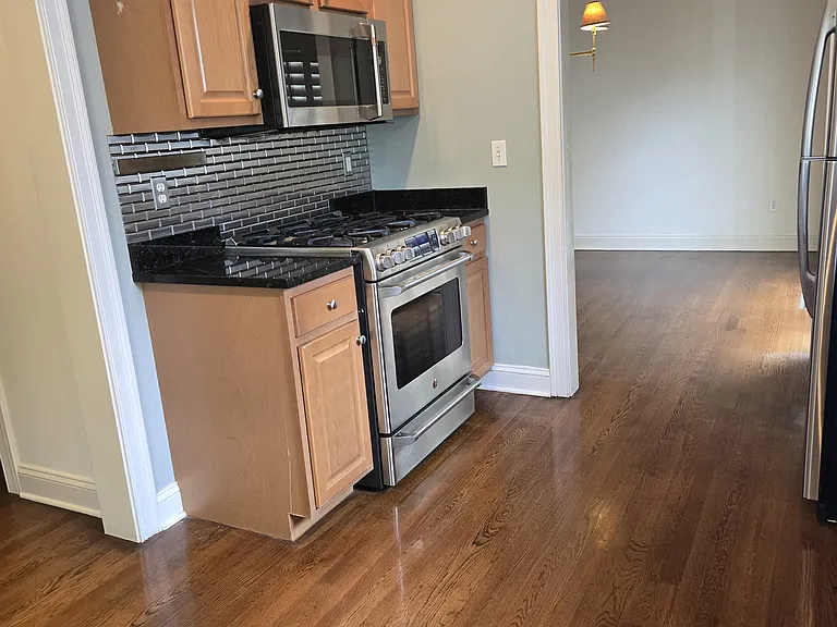 1707 Summer St — Photo 9
