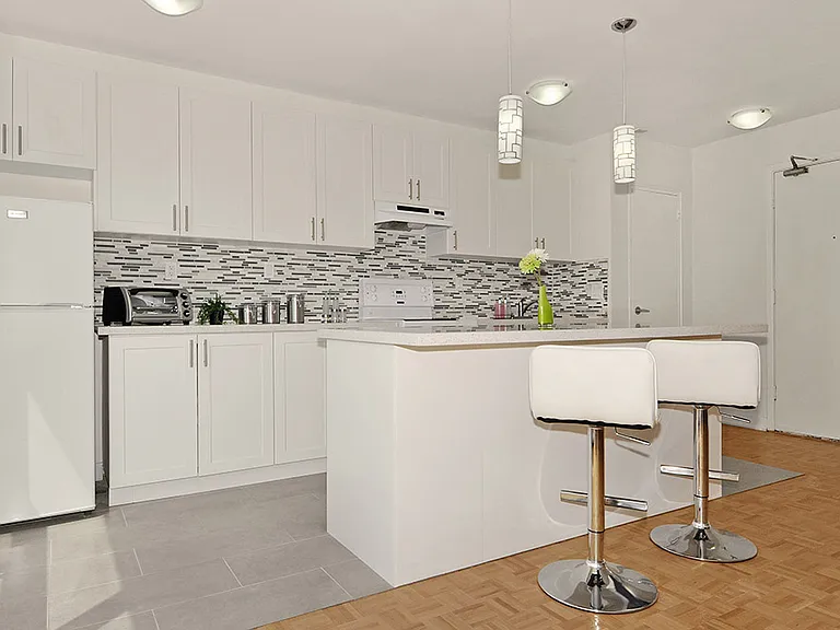 214 Saint George St — Photo 1