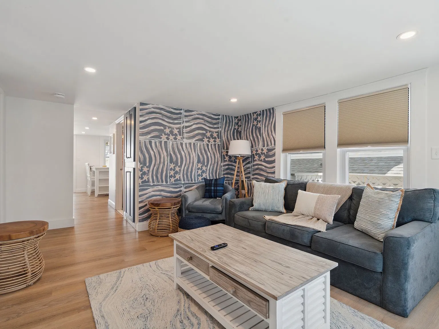 61 Ocean Blvd — Photo 3