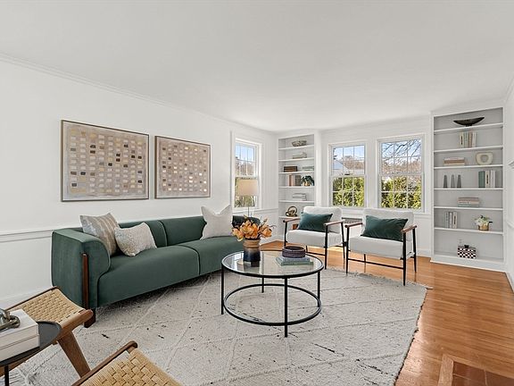 3rd image of 424 Washington St