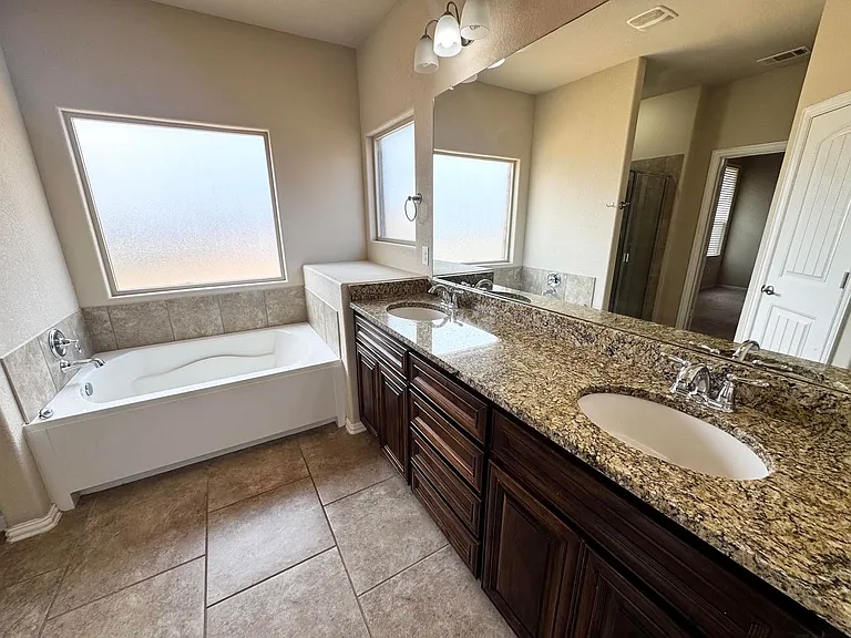 6608 Vanguard Rd — Photo 11