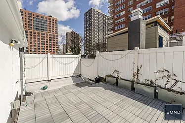 Rented by Bond New York