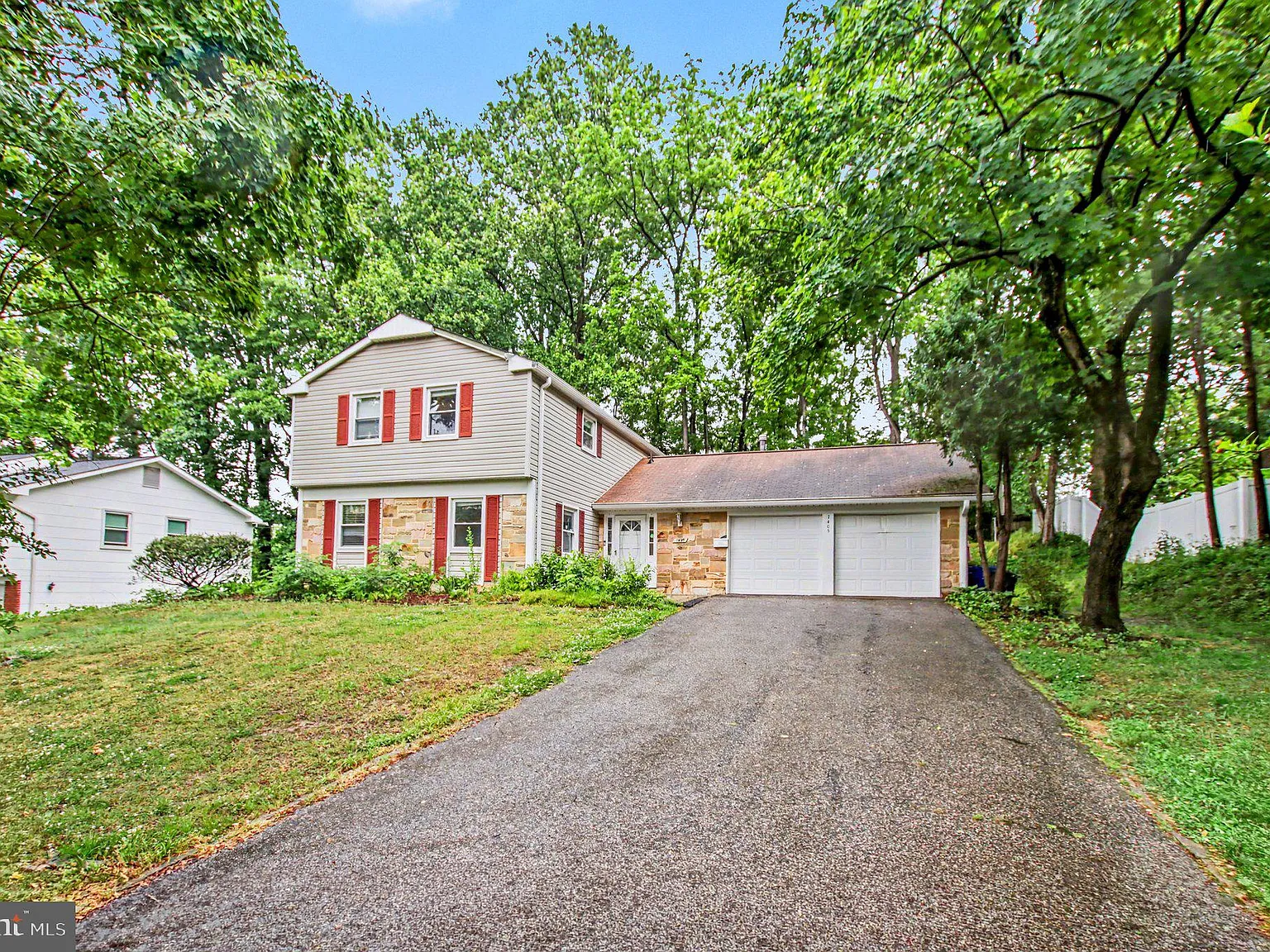 4 bed, 2.5 bath, 2115 sqft, $3,400 — Photo 3