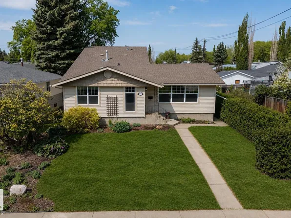 9036 145th St NW, Edmonton, AB T5R 0V2