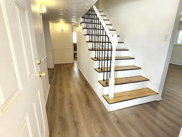 4034 Stillwood Ln — Photo 3
