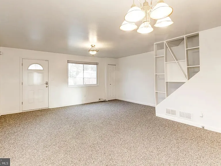 5907 Longfellow St — Photo 5