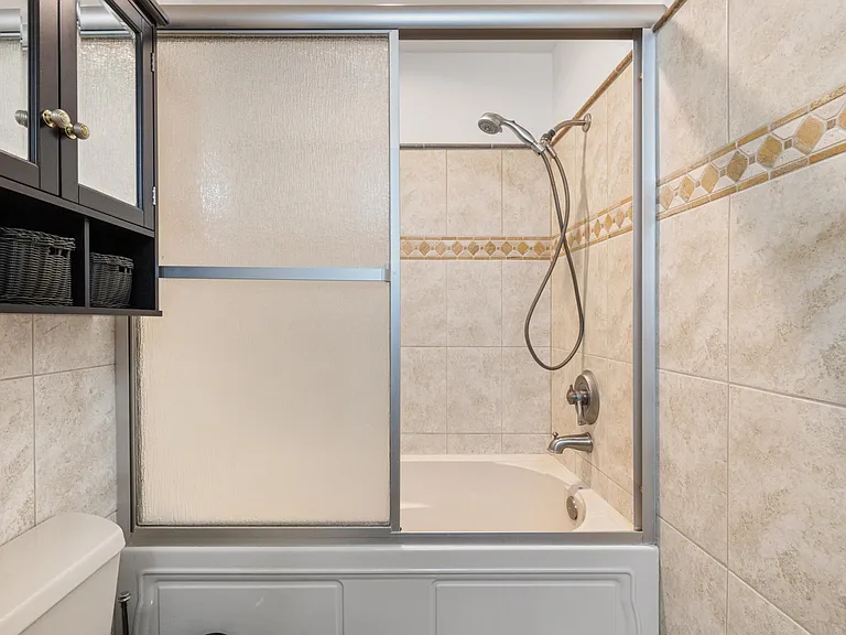 2822 N Auburn Ct #208 — Photo 16
