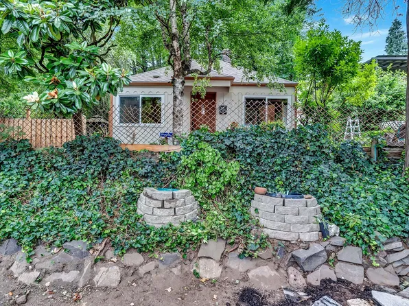 3207 E 17th St, Vancouver, WA 98661