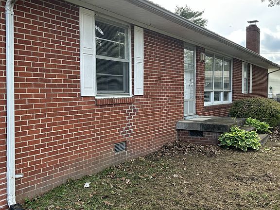 5th image of 115 Horseshoe Dr