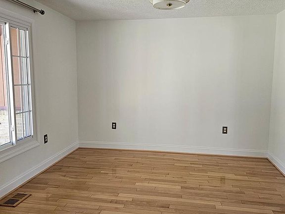 5th image of 274 Woodside Ln