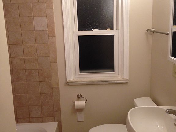 Bathroom w/ tub, shower