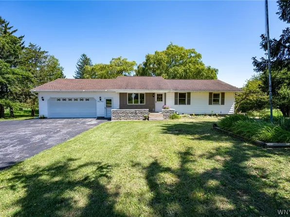 9395 Upton Rd, Batavia, NY 14020