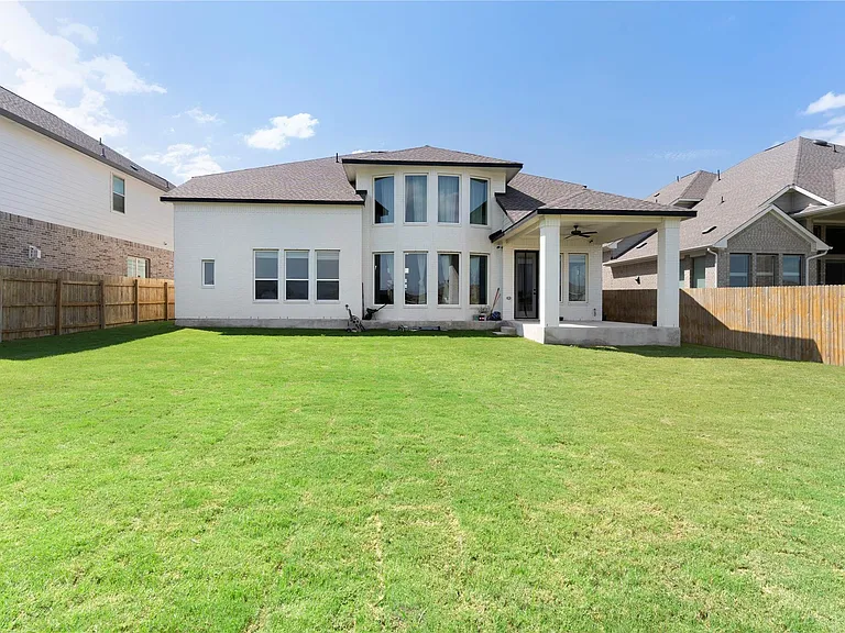 424 Hollister Dr — Photo 36