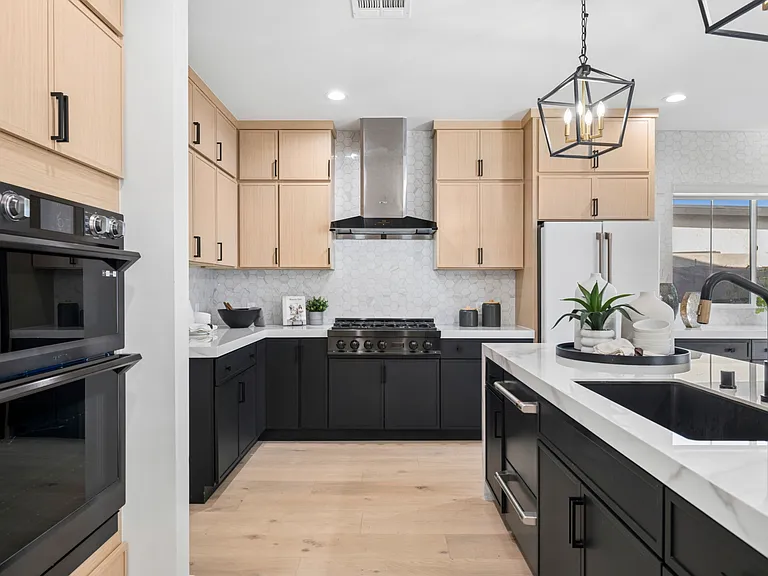 4652 Charnock Dr — Photo 13