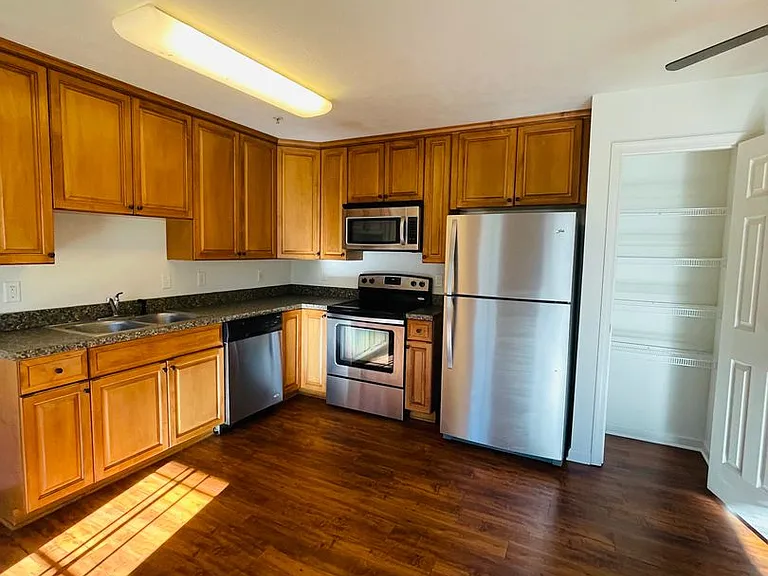 1439 Taylor Grove Ln #1 — Photo 4