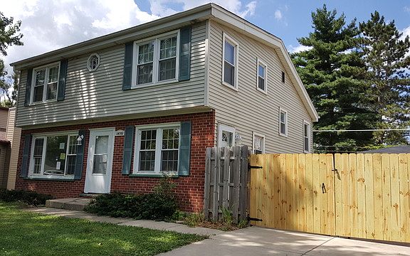 2nd image of 1N702 Newton Ave