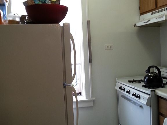 4th image of 2530 N Sacramento Ave APT 401
