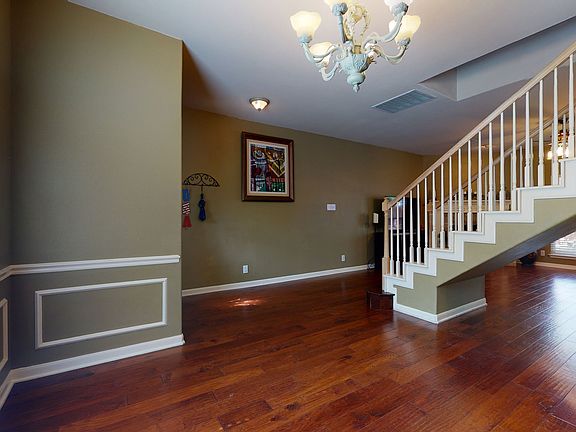 4th image of 18 ANDOVER CREEK DR