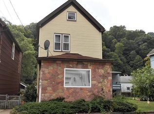 1152 North Ave, Pitcairn, PA 15140