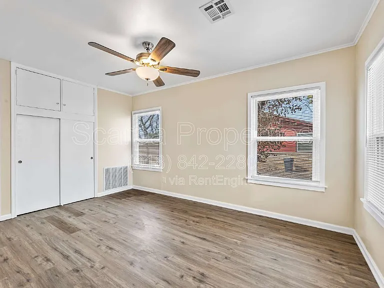 921 W Midway St — Photo 11