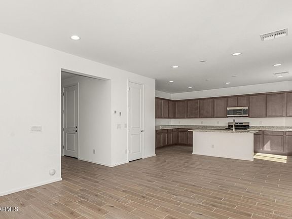 3rd image of 46855 W Crescent Moon Drive