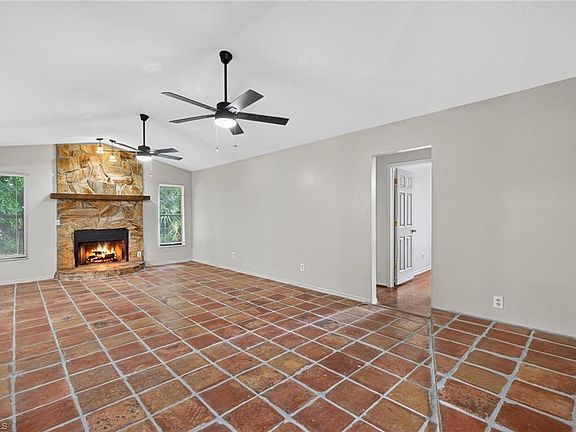 5th image of 17565 Lee RD