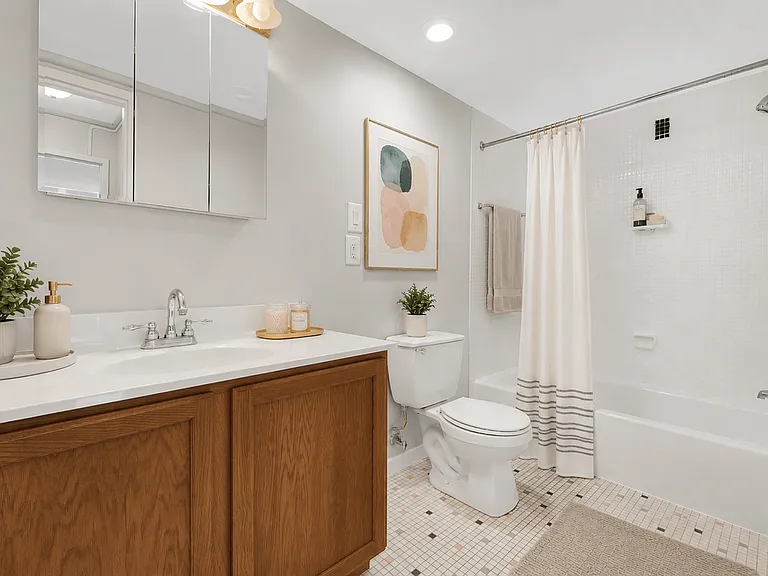 8200W Apartments — Photo 17