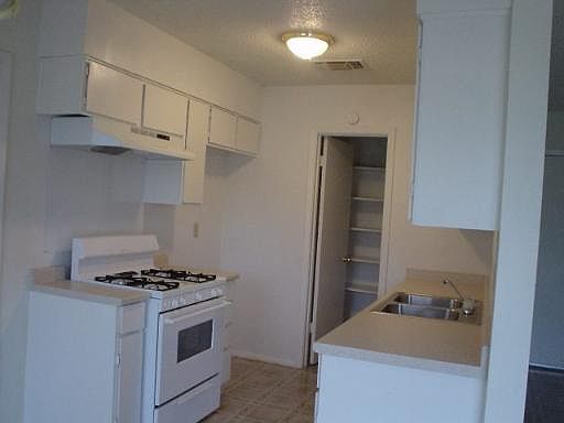 2nd image of 4823 CASTLE STREAM DR