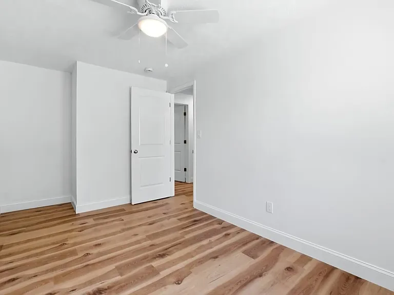1008 Evangeline Way — Photo 8