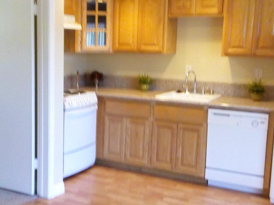 1st image of 812 W Huntington Dr APT 15