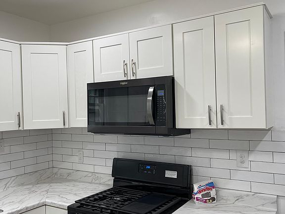 2nd image of 856 College Ave