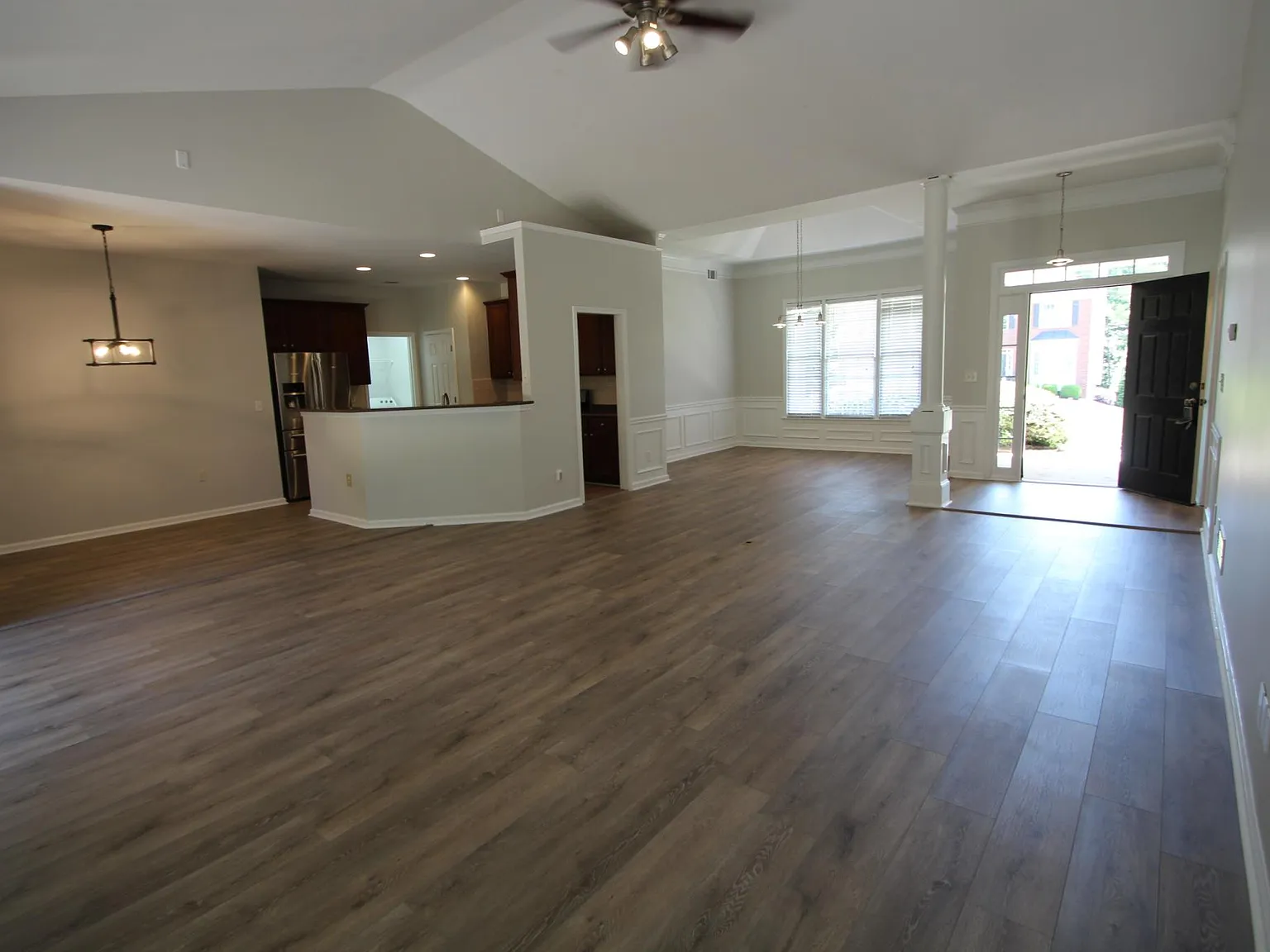 3 bed, 2.5 bath, 2123 sqft, $2,500 — Photo 4