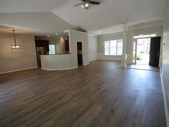 4th image of 258 Brookcliff Dr