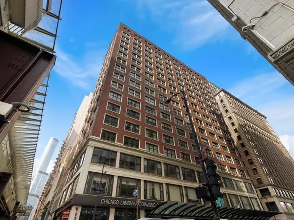 5 N Wabash Ave APT 402, Chicago, IL 60602