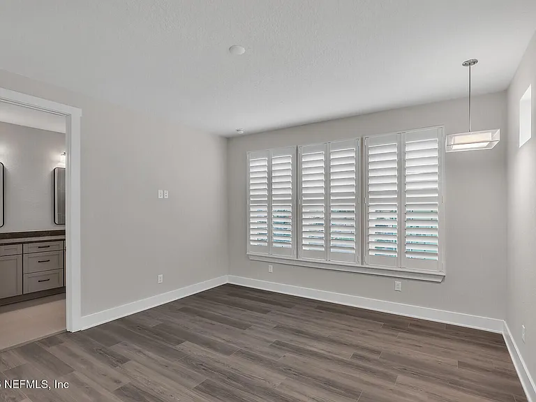459 Crestview Dr — Photo 27