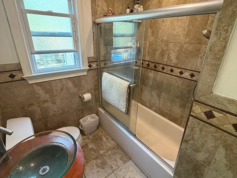 61 Gores Dr — Photo 6