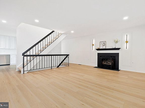 5th image of 13305 Cloverdale Pl