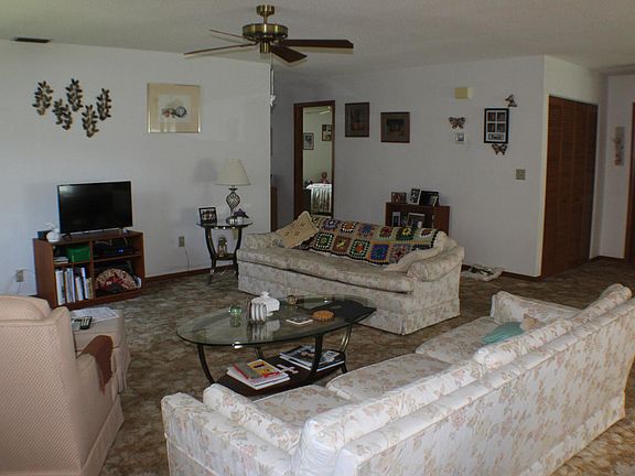 5th image of 2 Woodlands Cir