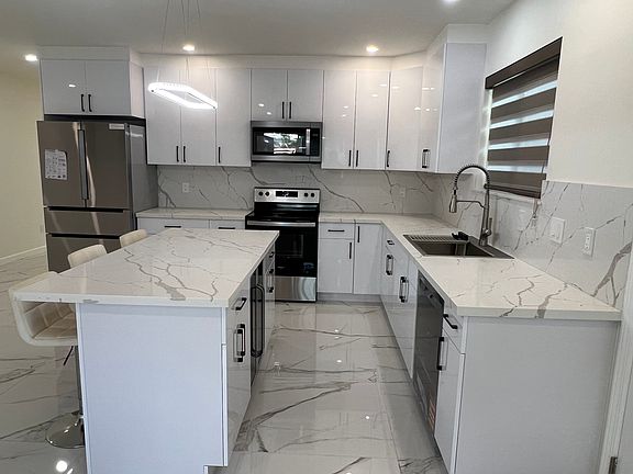 2nd image of 94-909 Lumihoahu St #1